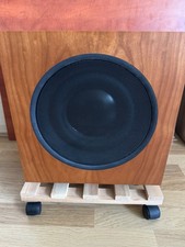 Caisson de basse LINN Akurate 221 , couleur cerise.