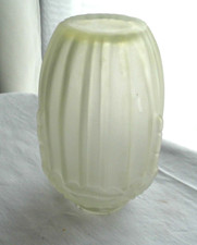 TULIPE VINTAGE EN VERRE MOULE