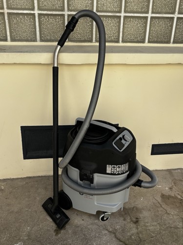 Aspirateur eau à - à, et