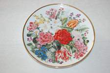 Assiette En Porcelaine