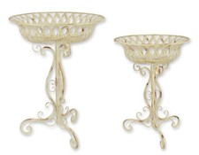 Une paire de jardinières en fer sur pied réplique design rétro décoration