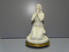 - ANCIEN SUJET BISCUIT JEANNE D'ARC SOCLE BRONZE SIGNATURE A IDENTIFIER