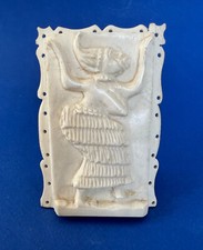 Ancienne sculpture sur corne, petit tableau africain, danseuse