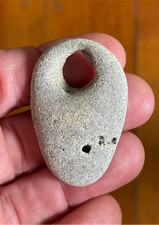 rare pendentif néolithique en pierre grise 42 mm