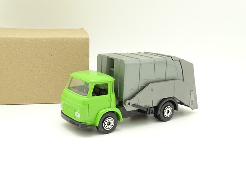 Norev plastique - plastique, 1/43