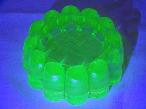 Dessous pied table ou - -dessous,
