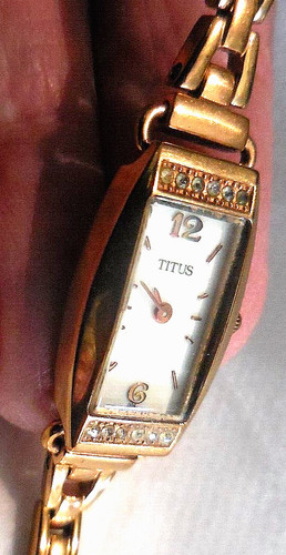Fine montre vintage feminine - fine,