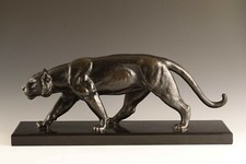 Superbe bronze Art Déco d’Alexandre OULINE panthère en marche à patine brune