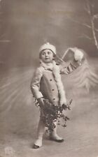 CP NOIR BLANC BONNE ANNEE ENFANT BONNET MANTEAU BOULE DE NEIGE HOUX - 7134