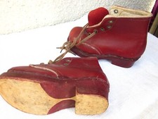 pour petit enfant paire de galoches anciennes 1940 cuir semelles bois