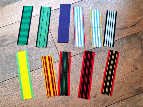 Lot ruban de médailles - 11,