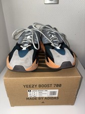 YEEZY BOOST 700