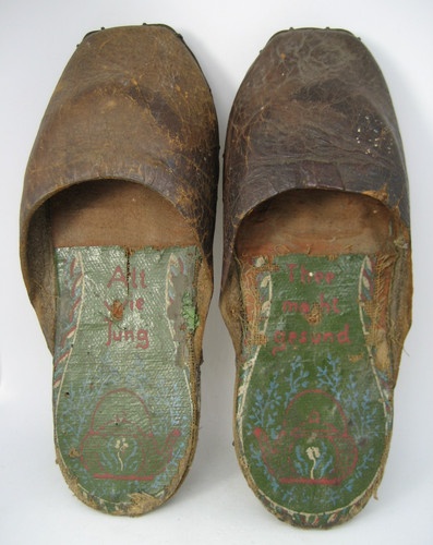 Paire chaussures anciennes - paire,