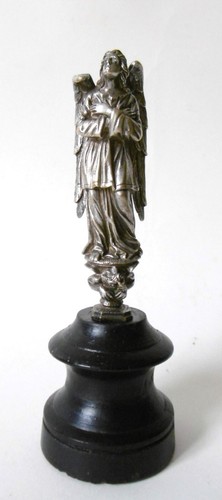 Ange adorateur sur diable - sur,