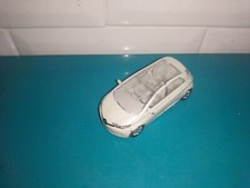 0402248 Voiture miniature