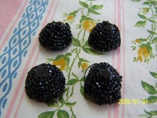 Lot de 4 anciens boutons en perles de jais. XIXème. Splendide ! Fait main  N°522