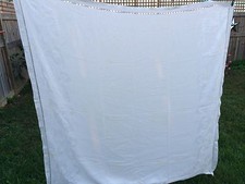 VINTAGE WHITE DAMASK FLORAL