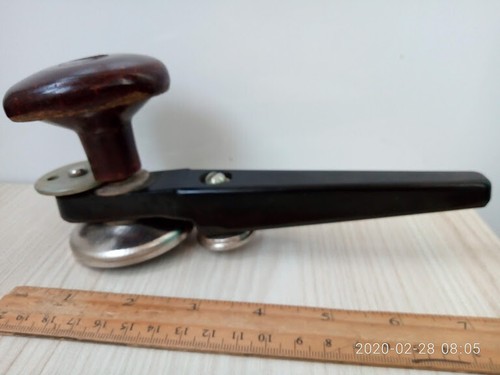 Ancien scellant manuel bocaux