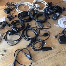 lot câbles VGA, AC/DC, RJ11, VDE C & F, chargeur Samsung, divers, TBE