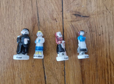 4 Fèves  Métiers divers  (