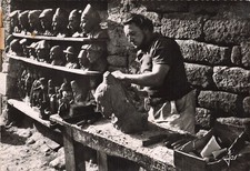 29  LOCRONAN METIER UN SCULPTEUR