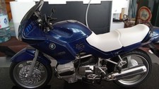 REVELL(Allemagne); moto BMW R1100RS - 1/12 - Complète dans boîte d'origine.