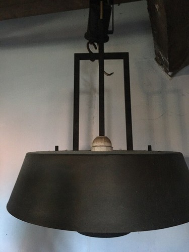 Lustre en tôle - en, de