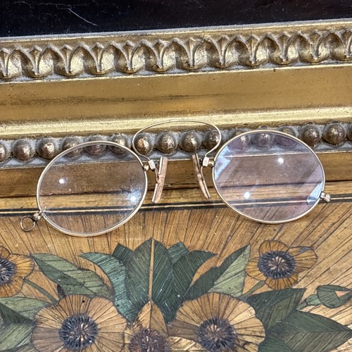 Ancienne paire lunettes - ancienne,