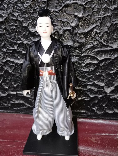 Poupée japonaise samouraï - poupée,