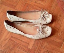 Ballerines cuir écru motif floral T 39