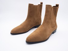 Another A Chelsea Bottes Pour