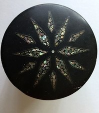 ANCIENNE BOITE SIAM/ BOIS TORCHIS/ LAQUE NOIRE/ NACRE ABALONE/ ANNEES 20/30