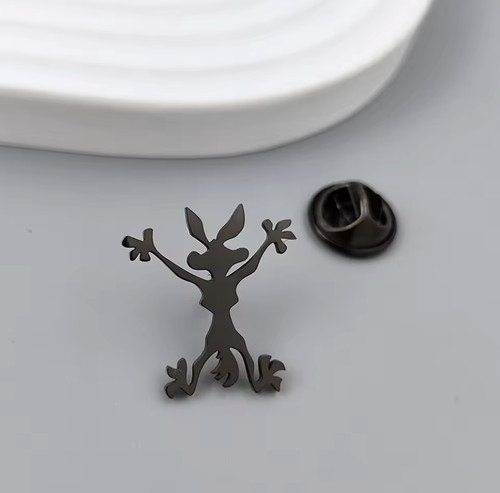 Pin coyote - pin's,