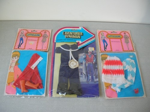 Lot anciens vêtements poupée