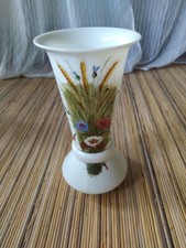 Vase en opaline blanche à