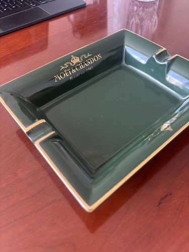 Moet chandon vintage ashtray - &,