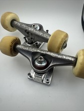 Venture Skateboard Trucks