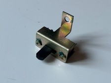 TEAC A-3340 : interrupteur 50/60 Hz