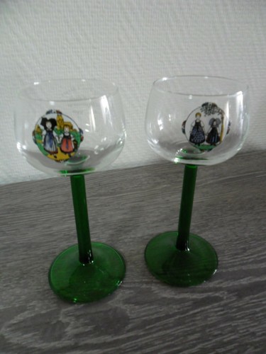 Tres jolis verres vin d - vin,