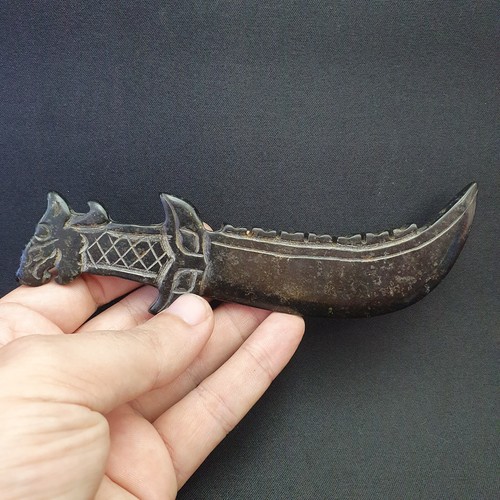Ancien couteau créature