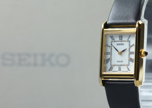 Presque comme neuve montre - [presque, neuve]