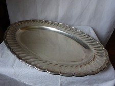 Plat de service ovale