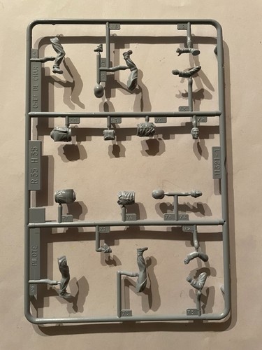 Heller deux figurines - 1/35, :