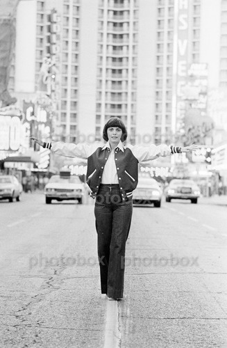 Mireille mathieu exclusive - *,