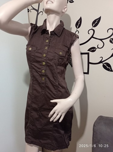 Robe marron ici - de, et