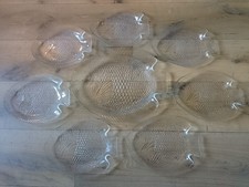 Lot 1 Plat + 7 assiettes en forme de poisson - Arcoroc - en verre - Vintage 70's