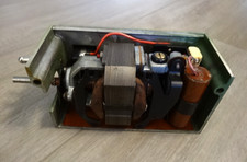 MOTEUR ELNA 125 Volts + Cache