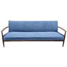 Canapé-lit scandinave vintage en bois courbé, tissu bouclé bleu – années 1960