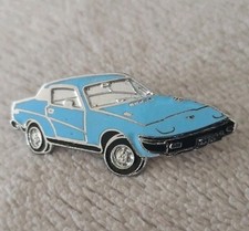 Pins voiture Triumph TR8 bleu