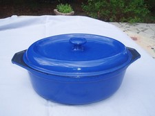 Ancienne cocotte ovale en fonte émaillée  bleu Ø 28cm